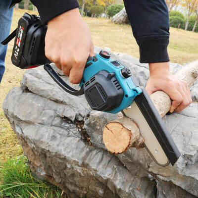 Lightweight 6 Inch Cordless Battery Chainsaw With Oil Pump Electric Mini Chainsaw For Wood Cutting